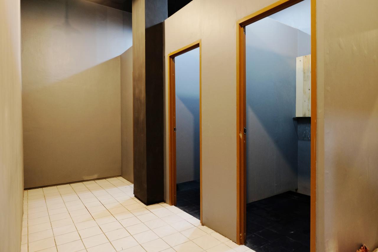 Zen Hostel Alun-Alun Sarinah Malang Bagian luar foto