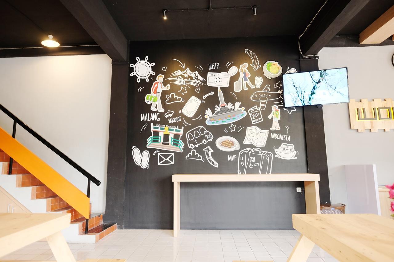 Zen Hostel Alun-Alun Sarinah Malang Bagian luar foto